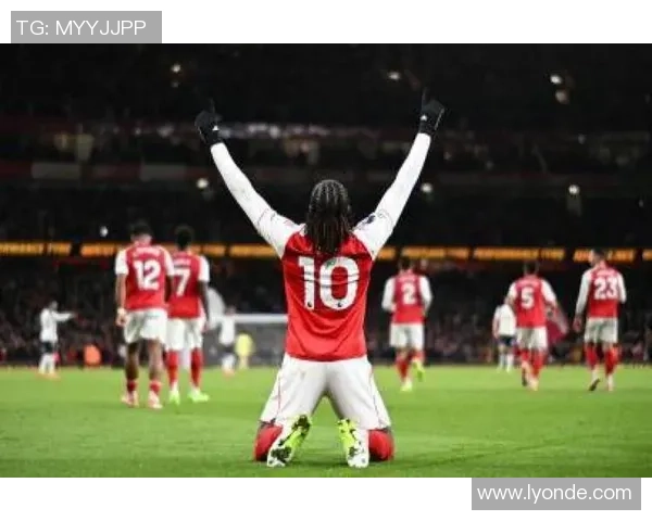 埃泽:丁丁是高水平足球思想家,这类球员是我自幼仰视的典范