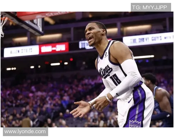 威少10中1国王遭灰熊双杀 周志豪32+17+5帽创生计新高